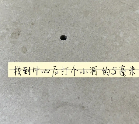 九台瓷砖空鼓维修公司专业解答在瓷砖铺贴过程中，如果砂料搅拌不均匀，将会带来以下问题